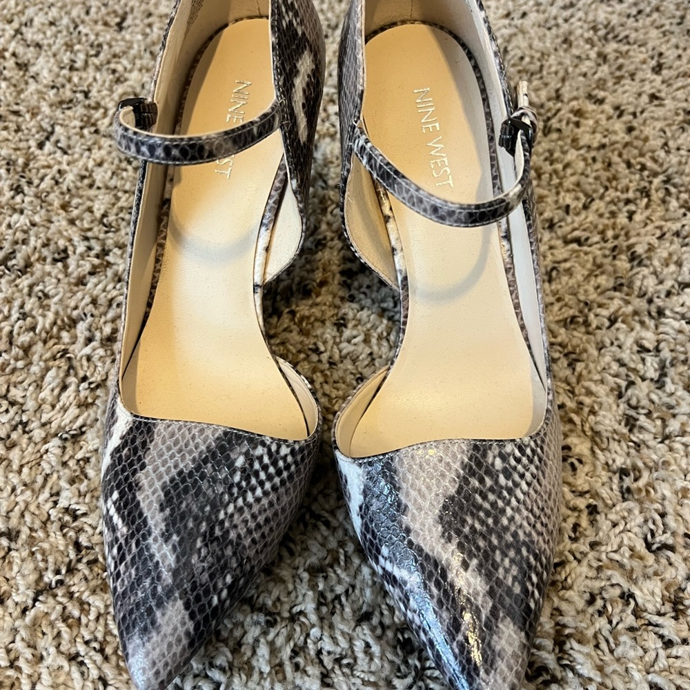 Nine West Black and Gray Snakeskin Women's Shoes